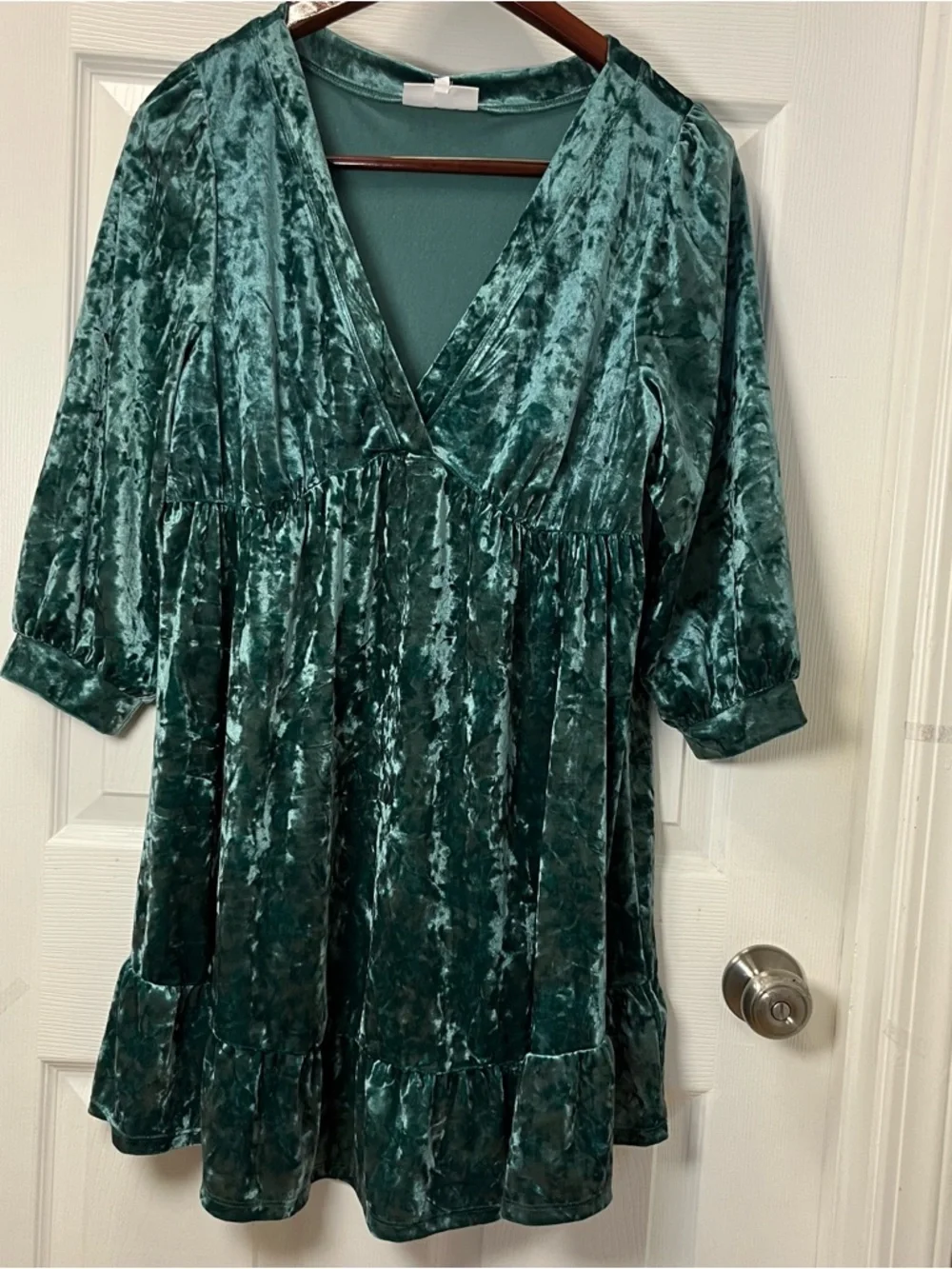 Motherhood Emerald Green V-Neck Tiered Crushed Velvet Dress Size Large NWT - Picture 2 of 11